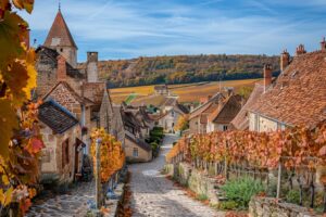 ces petits secrets médiévaux du Beaujolais vous attendent pour une escapade mémorable