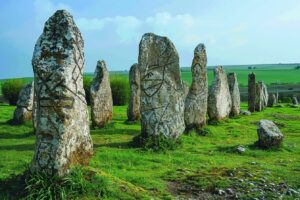 Voici les secrets des alignements du Petit Ménec : votre guide pour explorer ce trésor caché du Morbihan