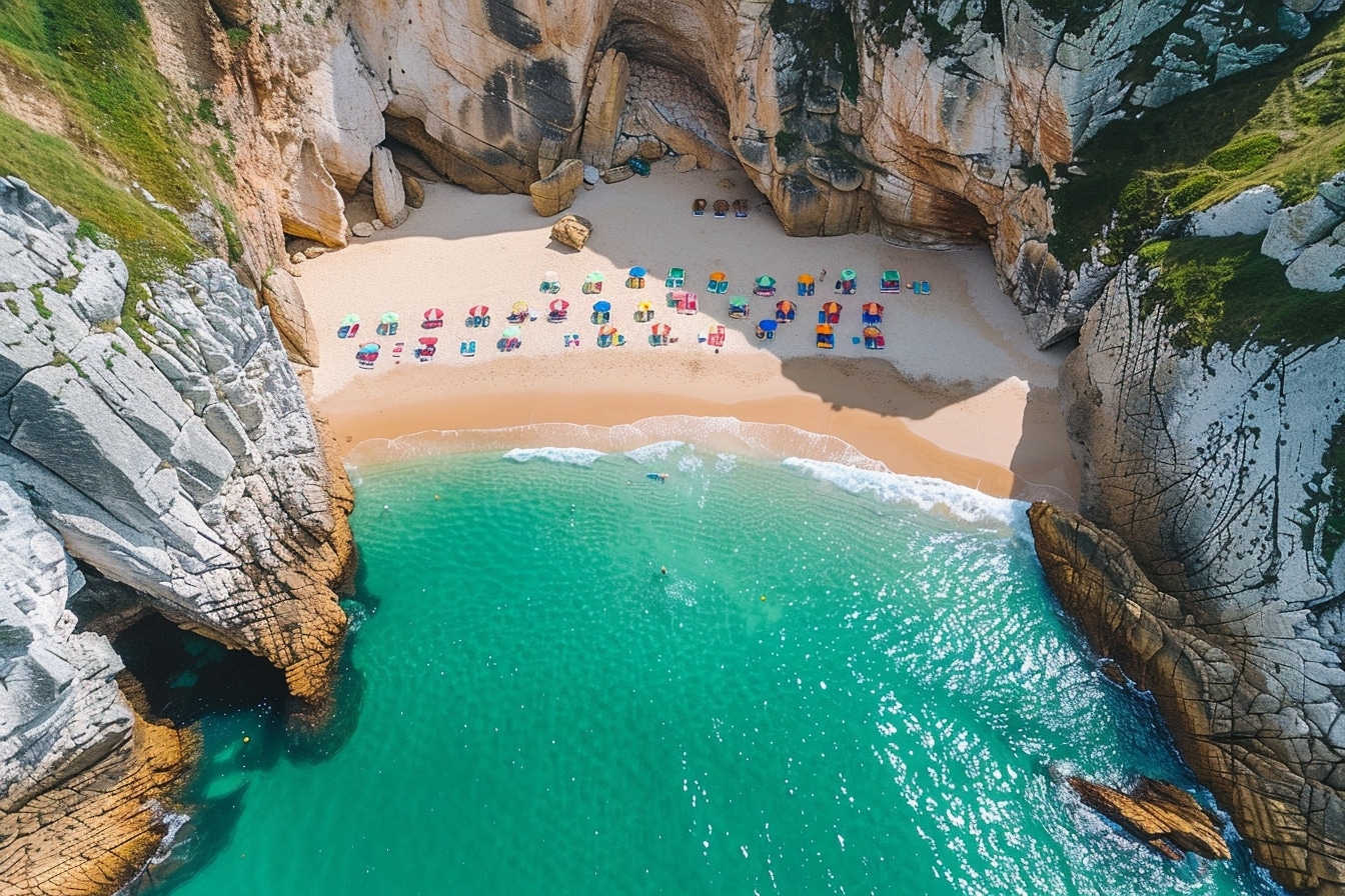 Voici pourquoi vous devez visiter la plage de Port Navalo à Arzon cet été pour une escapade inoubliable