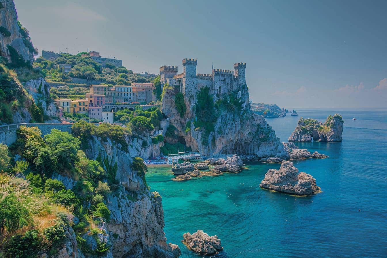 Voici Aci Castello, ce joyau sicilien méconnu qui vous fera oublier Palerme et Syracuse